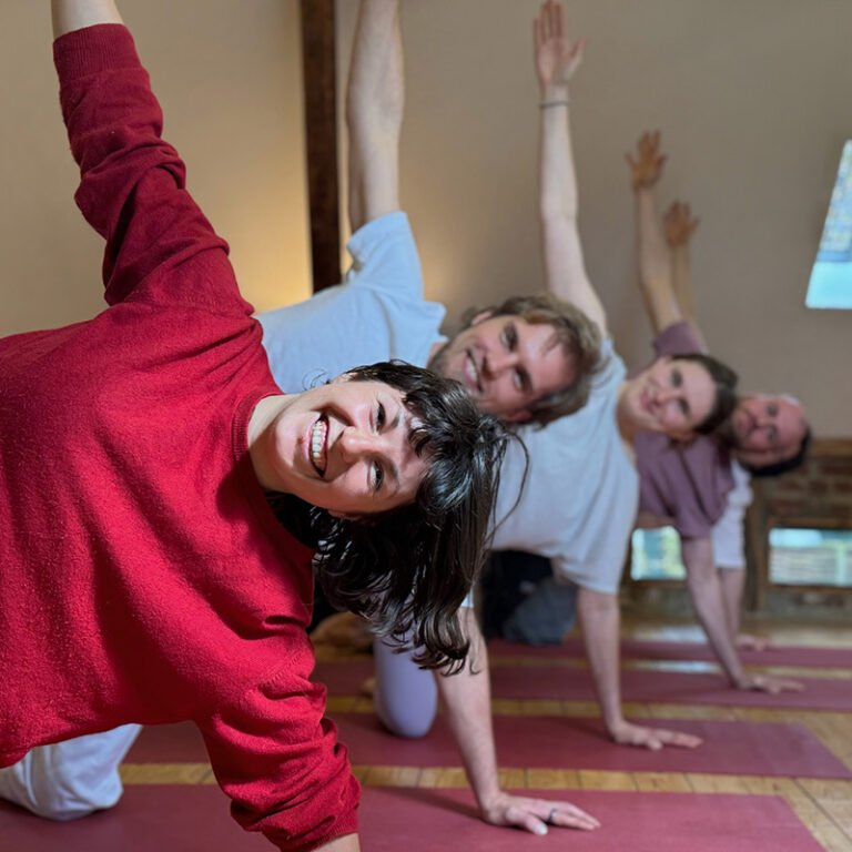 auf der Matte beim Yoga Retreat im Open Sky House